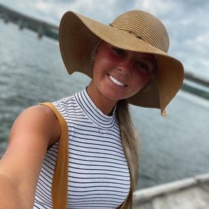 Meet your Posher, Ashley